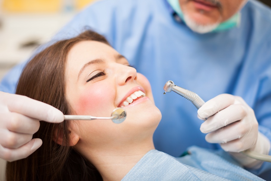 Important Questions to Consider when Finding a Dentist in a New Destination