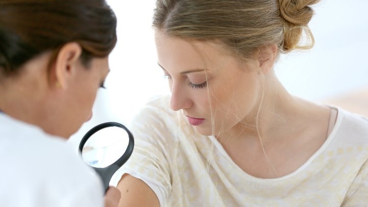 3 Reasons To See a Dermatologist