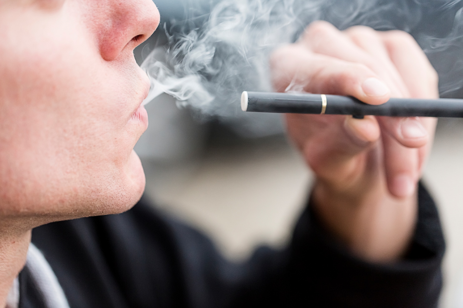The History Of The E-Cigarette – Who Invented It And How It Started